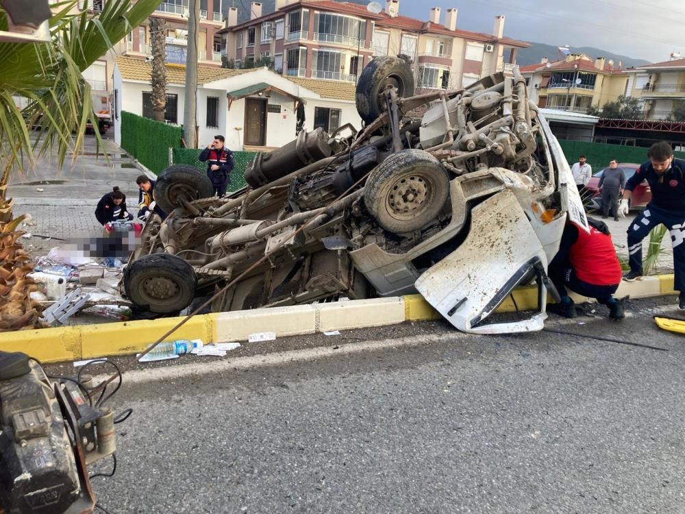Balıkesir’in Edremit ilçesinde sabah saatlerinde meydana gelen trafik kazası büyük