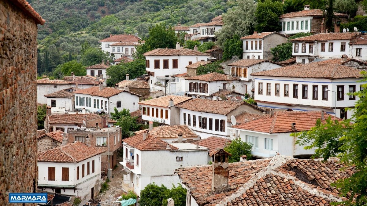 İzmir’in en popüler turistik köylerinden biri olan Şirince, yalnızca doğal