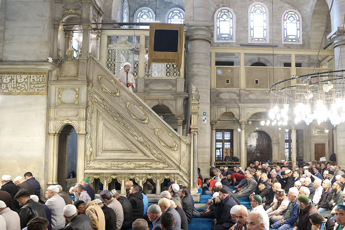 Diyanet İşleri Başkanlığı, bugün Türkiye genelindeki tüm camilerde okutulan cuma