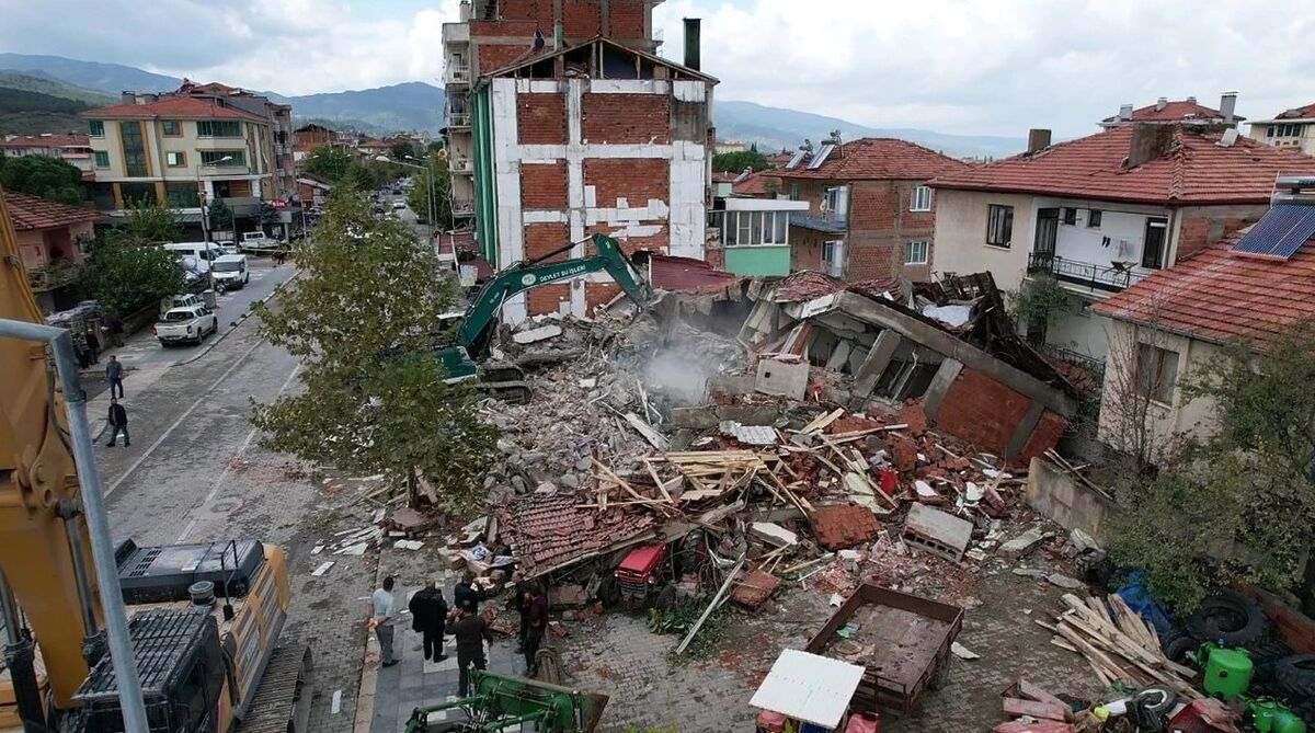 Depremlerin ardından ekonomik ve sosyal kayıpların yaşandığı Sındırgı için OSB