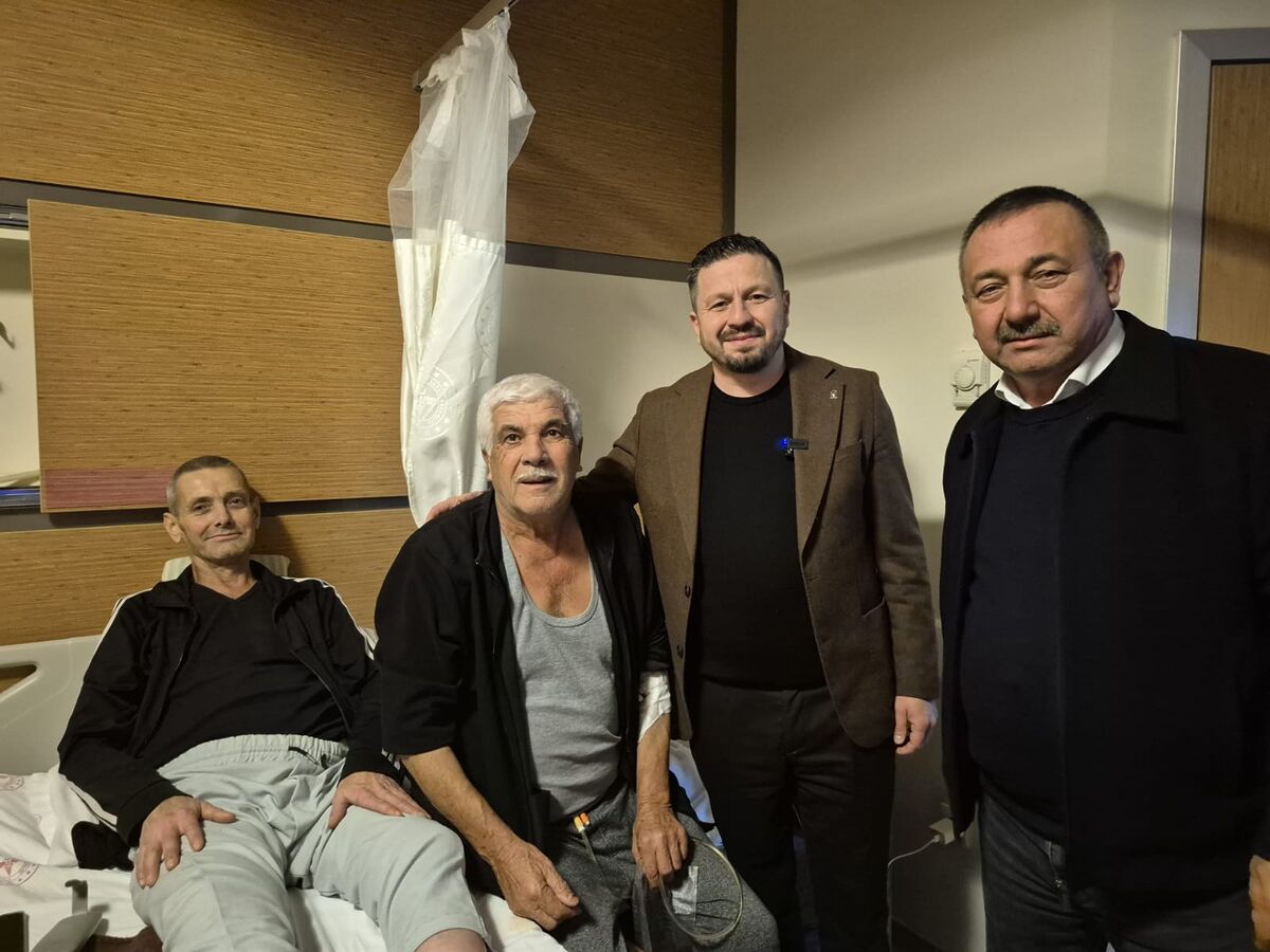 AK Parti Balıkesir Teşkilatı Yeni Yıla Sahada Girdi! IMG 20260101 WA0624 - Marmara Bölge Gazetesi