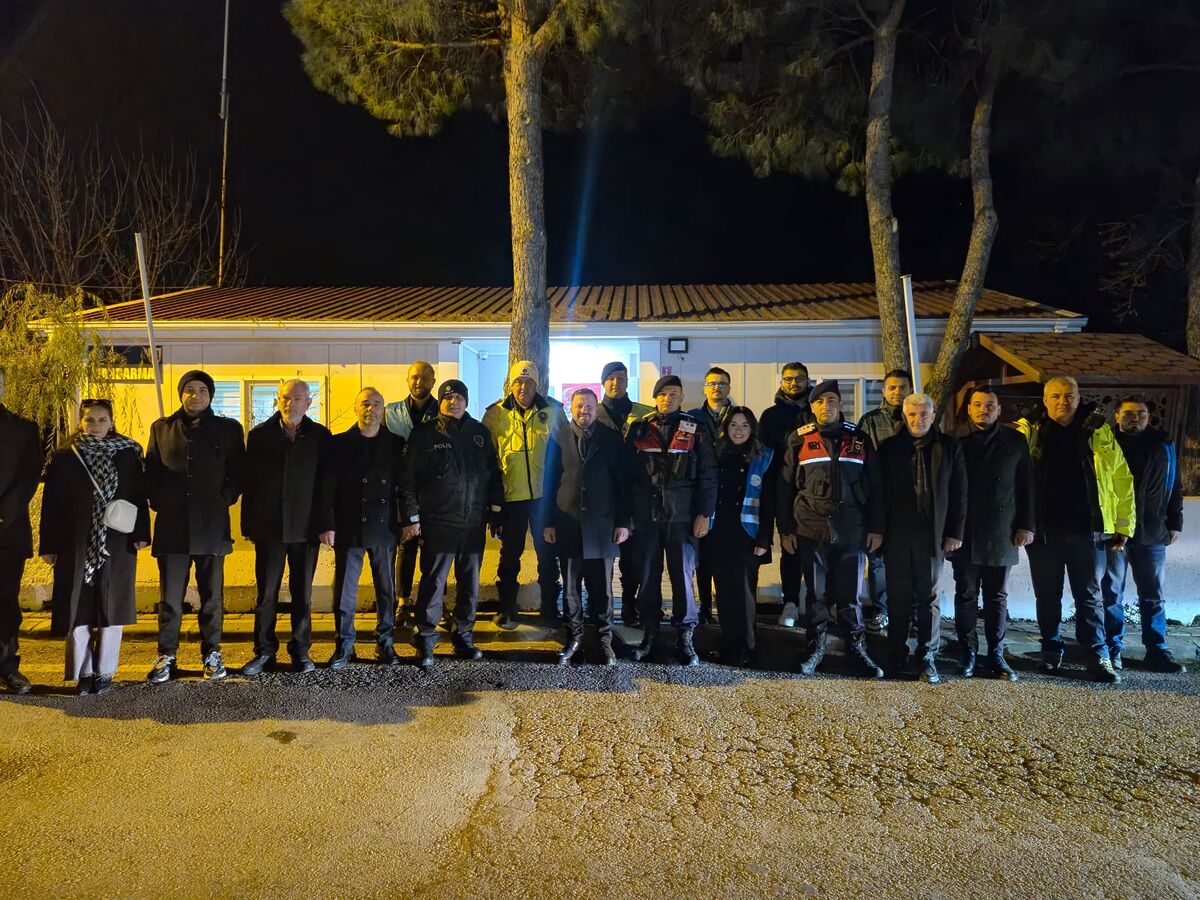 AK Parti Balıkesir Teşkilatı Yeni Yıla Sahada Girdi! IMG 20260101 WA0637 - Marmara Bölge Gazetesi