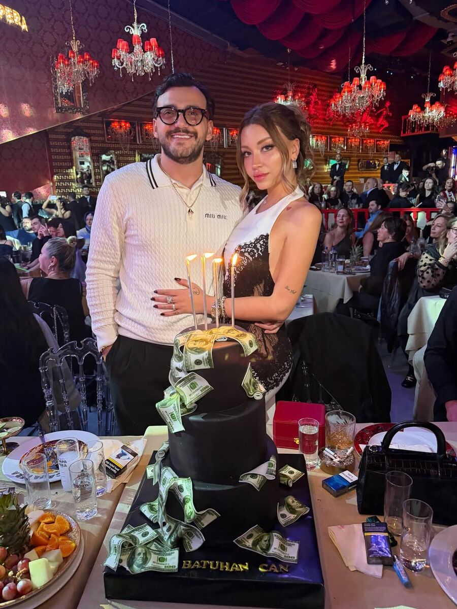 Mika Raun’dan Olay Doğum Günü! Batu’ya Milyonluk Hediye Iyi ki Dogmus Batusss 🖤😍✨🥂 Seni cok seviyorum sevgilim 1 - Marmara Bölge Gazetesi