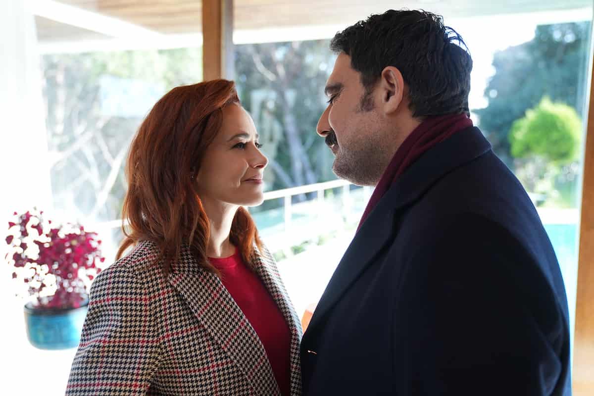 NOW ekranlarında izleyiciyle buluşan Kıskanmak, 18. bölümüyle tansiyonu zirveye taşıdı.
