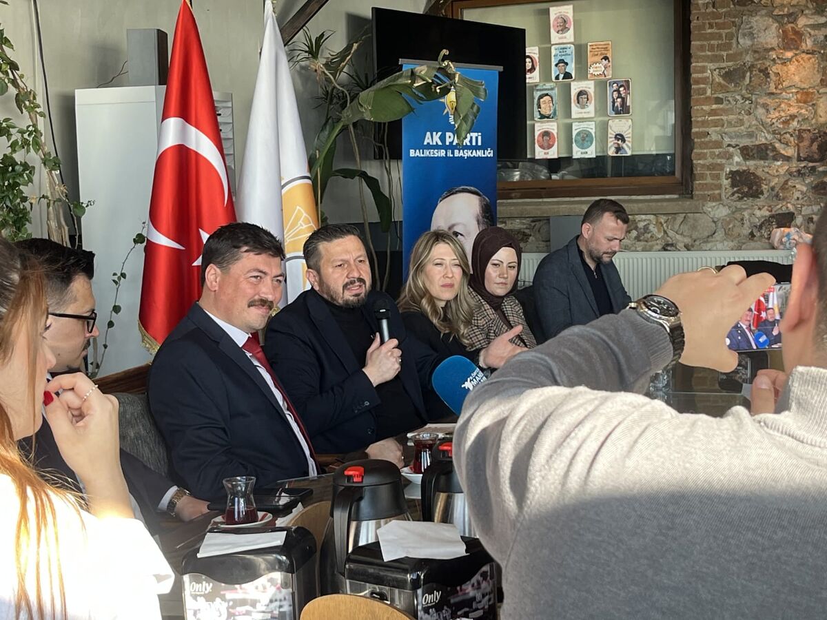 AK Parti İl Başkanı Mehmet Aydemir Gazeteciler Günü’nü Kutladı! WhatsApp Image 2026 01 12 at 15.13.11 1 - Marmara Bölge Gazetesi