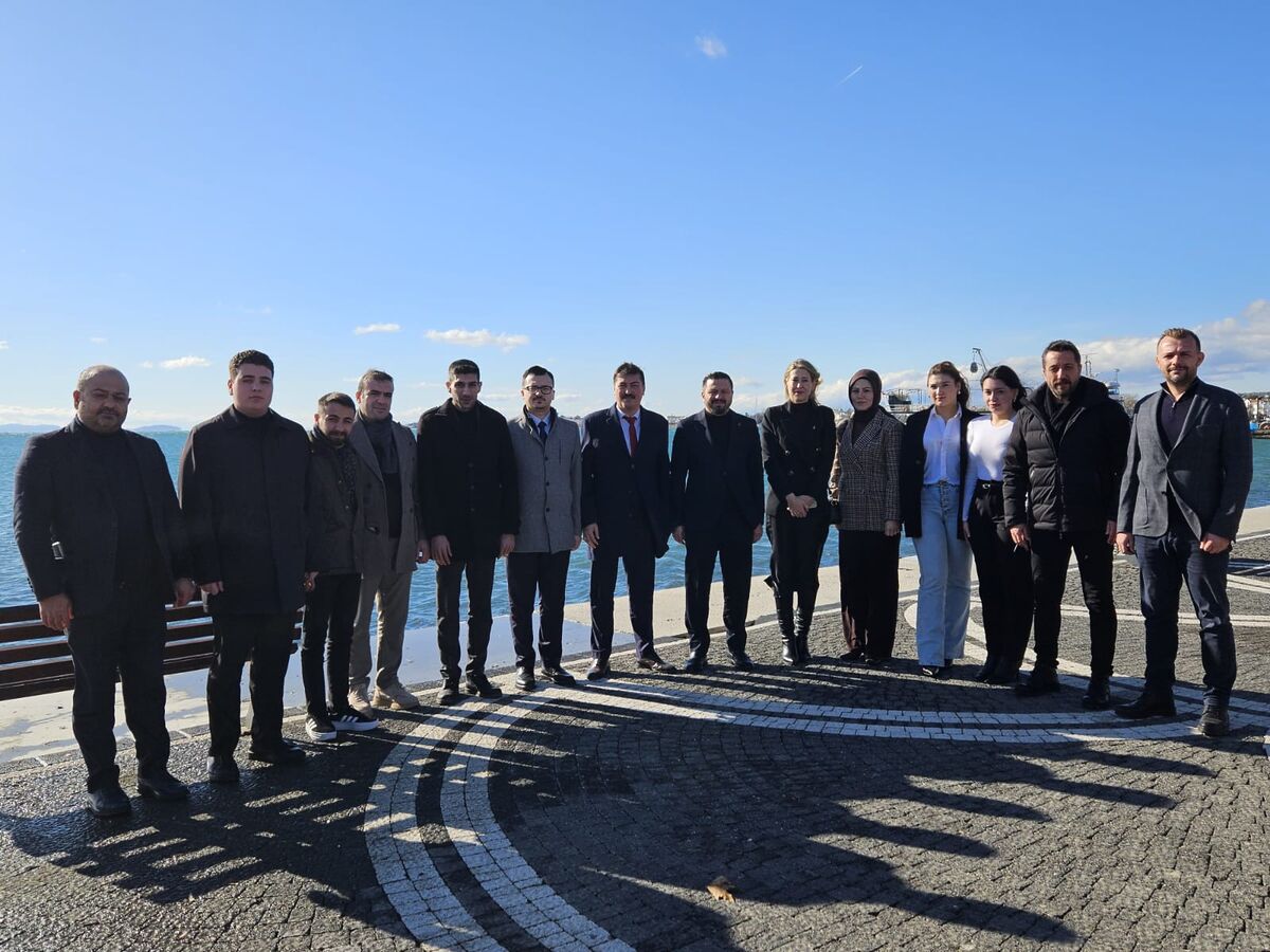 AK Parti İl Başkanı Mehmet Aydemir Gazeteciler Günü’nü Kutladı! WhatsApp Image 2026 01 12 at 15.13.13 1 - Marmara Bölge Gazetesi