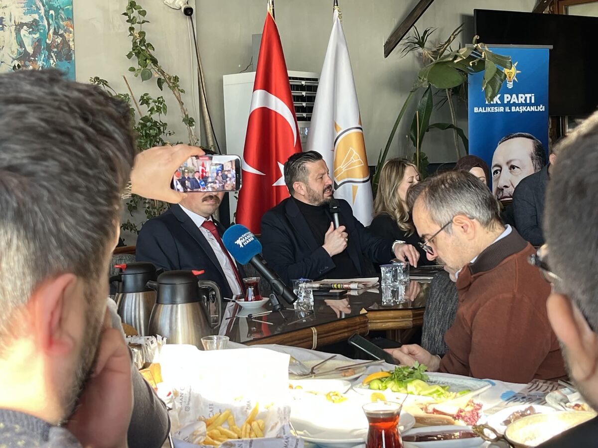 AK Parti İl Başkanı Mehmet Aydemir Gazeteciler Günü’nü Kutladı! WhatsApp Image 2026 01 12 at 15.13.13 - Marmara Bölge Gazetesi