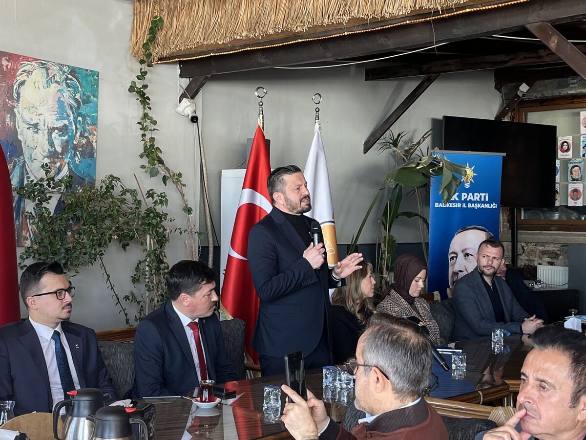 AK Parti İl Başkanı Mehmet Aydemir Gazeteciler Günü’nü Kutladı! WhatsApp Image 2026 01 12 at 15.13.15 1 - Marmara Bölge Gazetesi