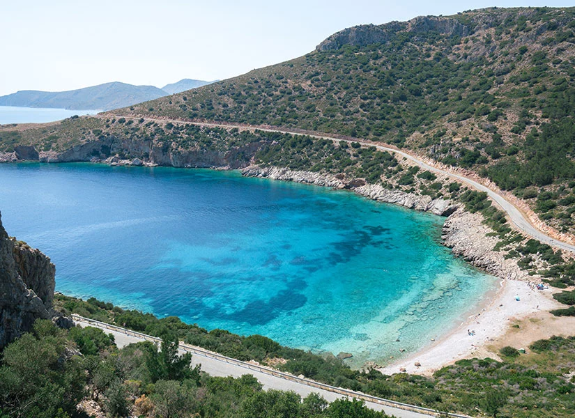 Muğla’nın saklı cennetlerinden biri olarak öne çıkan Akvaryum Koyu, cam