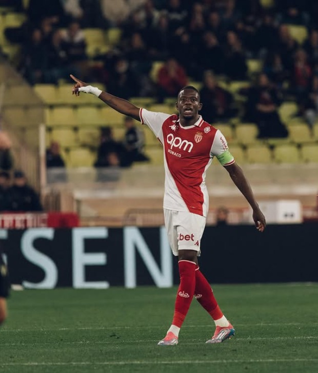 Ara transfer döneminde kadrosunu güçlendirmek isteyen Beşiktaş, orta saha için
