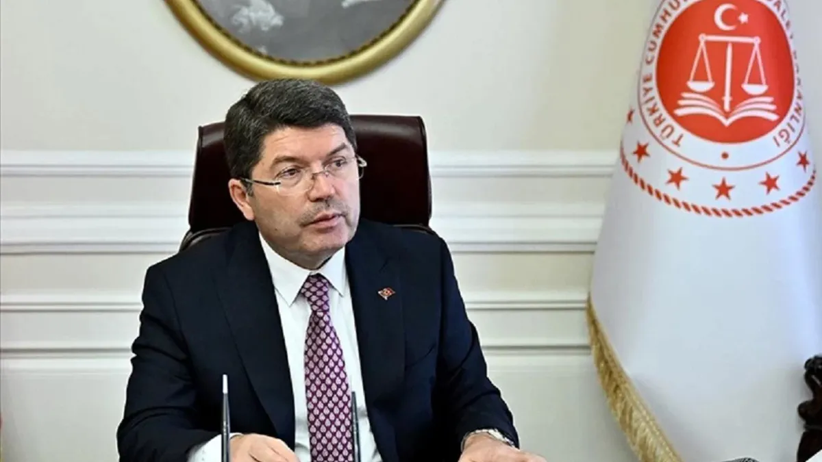Bakan Tunç: Türk Bayrağına Yönelik Saldırıda 14 Kişi Gözaltına Alındı bakan tunc acikladi turk bayragina saldirida 14 kisi gozaltina alindi - Marmara Bölge Gazetesi