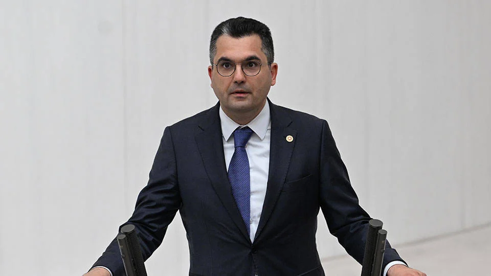 DEVA Partisi’nden istifa ettikten sonra bir süre bağımsız milletvekili olarak