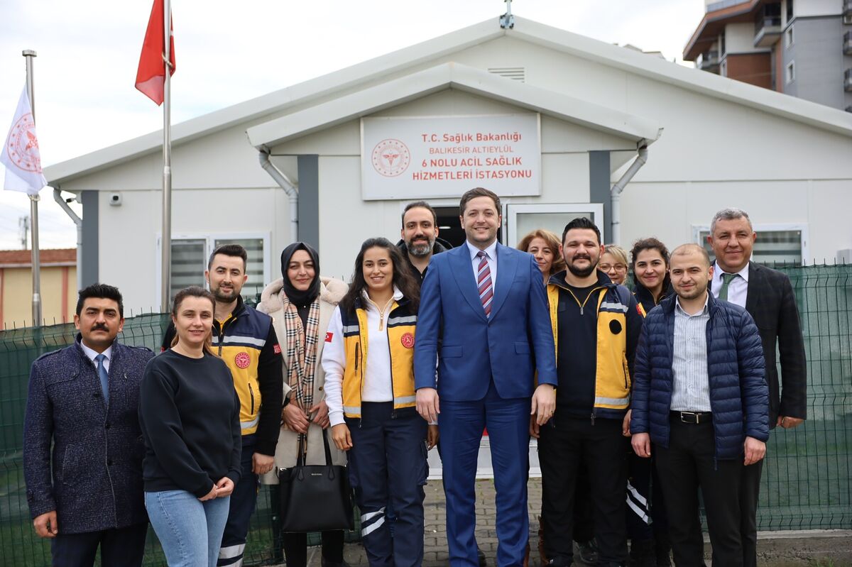 Acil Sağlıkta Altyapı Atağı: 8 Yeni İstasyon Açıldı e643be5d 76d9 4a54 8023 c9cd0389f1bf - Marmara Bölge Gazetesi