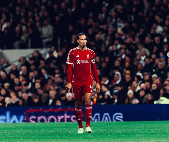 Futbol dünyasının son yıllardaki en istikrarlı savunma oyuncularından biri olarak