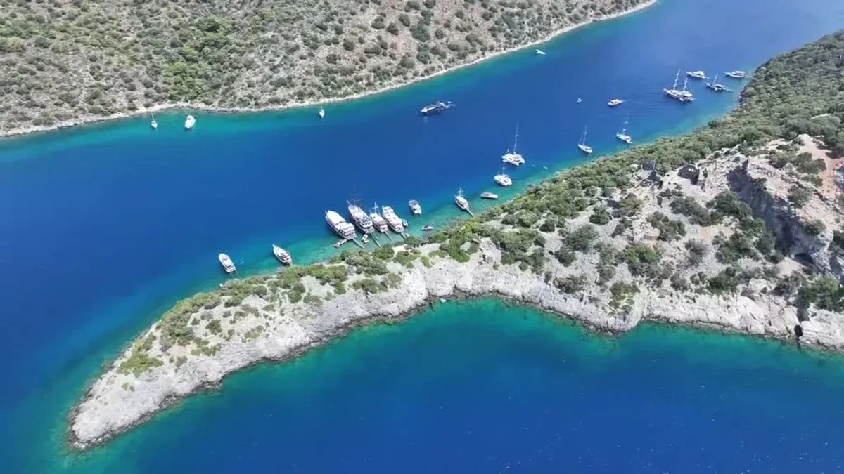 fethiyede tarihi gemiler adasi mavi tur yapanlarin ugrak noktasi oldu - Marmara Bölge Gazetesi