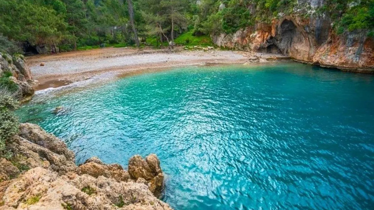 Akdeniz kıyılarında, kalabalıktan ve gürültüden tamamen uzak, adeta zamanın durduğu