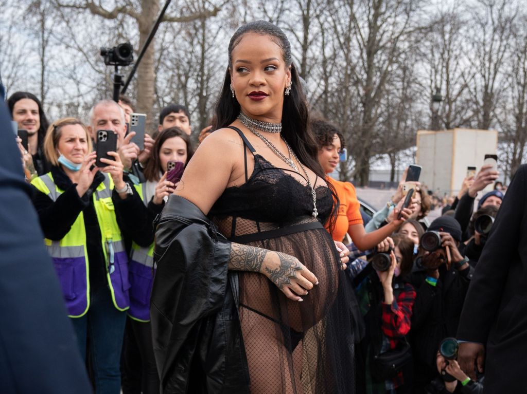 Rihanna’dan 14 Şubat Çıkarması: Son Hali Olay Oldu newFile 2 1024x767 1 - Marmara Bölge Gazetesi