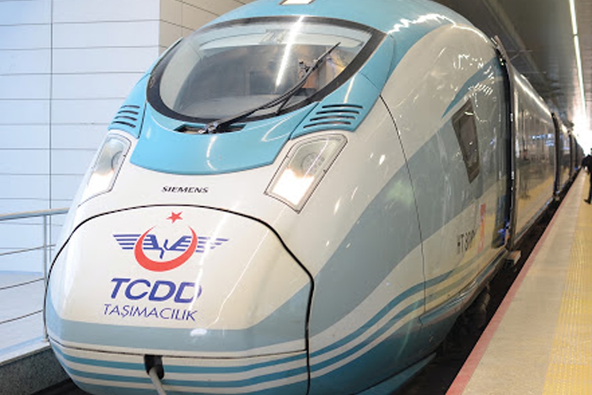 Yüksek Hızlı Tren (YHT) Biletlerine Gece Yarısı Zammı s b0f0f0f3cc39b63969e5297dd202c708d1a8a5f0 - Marmara Bölge Gazetesi