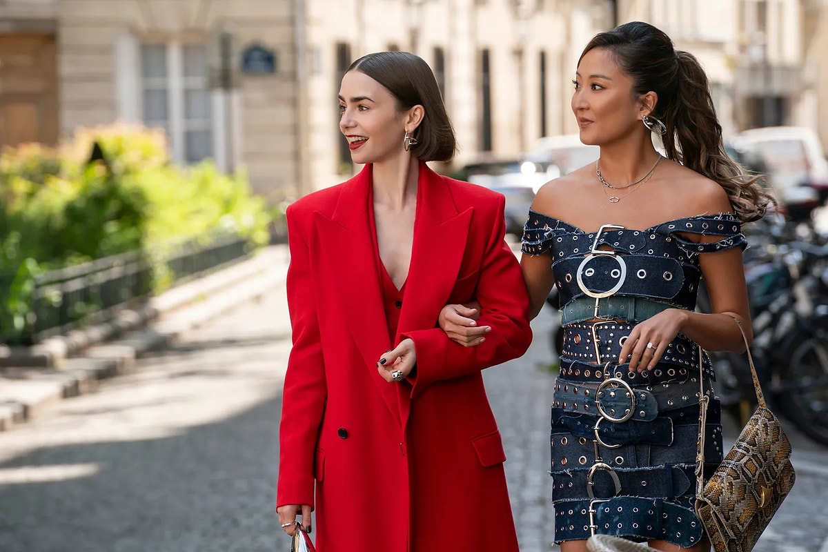 Netflix’in en çok konuşulan romantik komedi dizilerinden Emily in Paris,