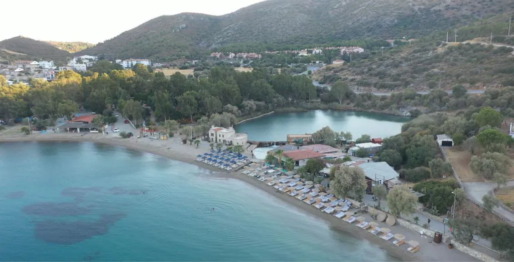 Muğla’nın Marmaris ilçesinde, şehir merkezine yürüme mesafesinde yer alan Taşlık