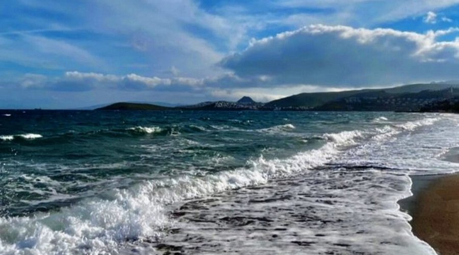 Yahşi Plajı, Muğla’nın Bodrum ilçesinde yer alan berrak denizi, uzun