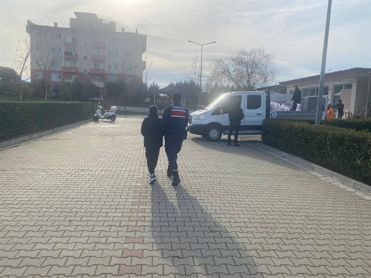 Balıkesir’de jandarmanın titiz çalışması sonuç verdi. Edremit’te düzenlenen operasyonla, “çocuğun