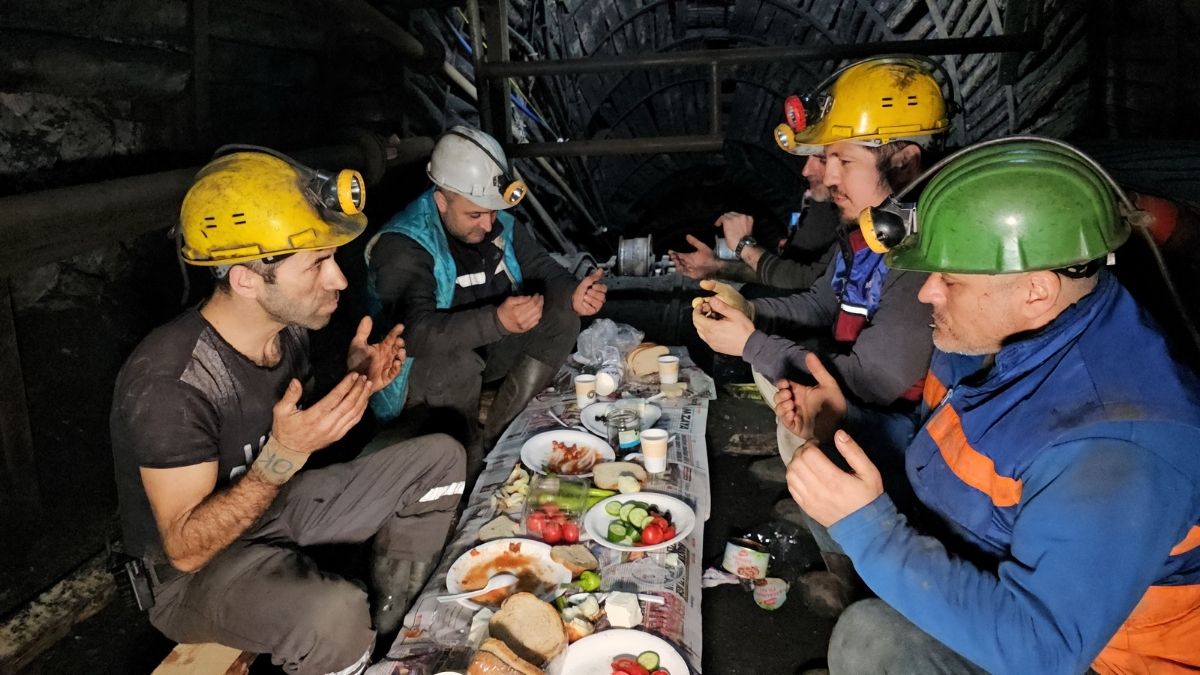 Madenciler Yerin 120 Metre Altında Sahur Yaptı 27 - Marmara Bölge Gazetesi