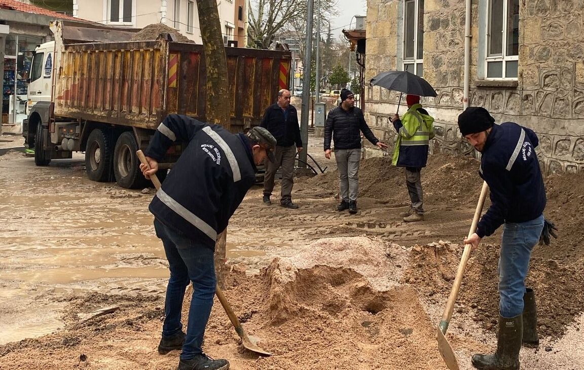 Bigadiç’te Hitay Caddesi’nde başlatılan yenileme ve düzenleme çalışmaları planlanan takvim