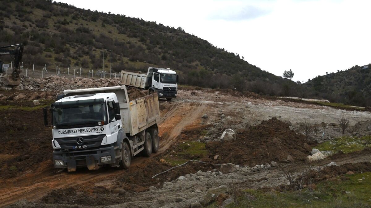 Dursunbey’de Sanayi Krizi Bitiyor: Belediye Sahaya İndi! 625964105 1309683691197880 3838937326841288203 n - Marmara Bölge Gazetesi