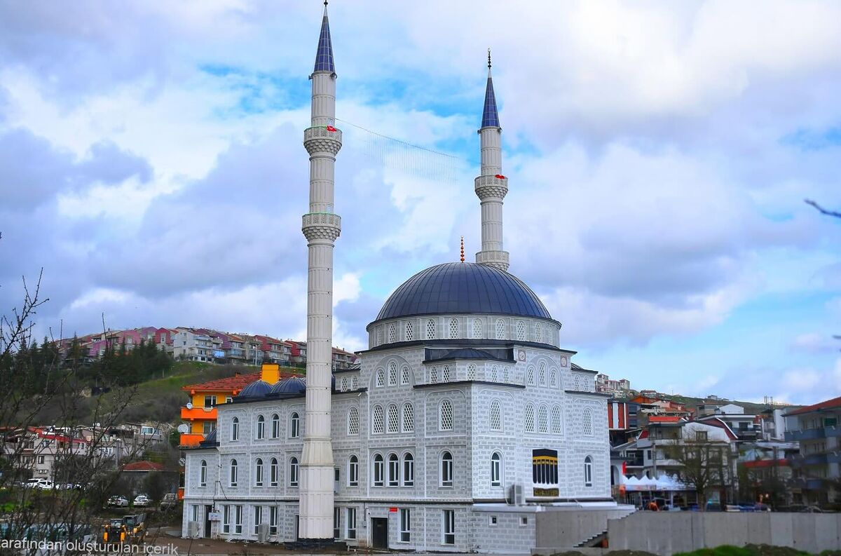 Karesi’de tamamlanan Kuva-yi Milliye Camii, düzenlenen tören ve dualarla ibadete