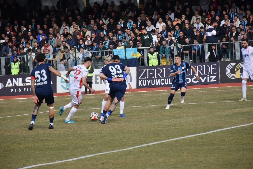 Balıkesirspor, TFF 3. Lig 4. Grup 19. haftasında deplasmanda lider