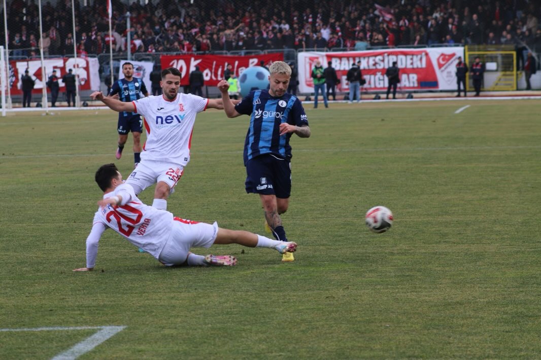 Balıkesirspor Kütahyaspor’a 2-1 Yenildi! 626542764 18171865153379467 7942232425957665029 n - Marmara Bölge Gazetesi