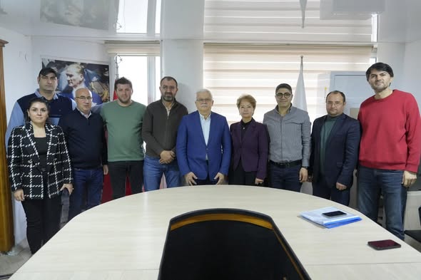 Burhaniye Belediyesi, ilçede faaliyet gösteren spor kulüplerine yönelik önemli bir