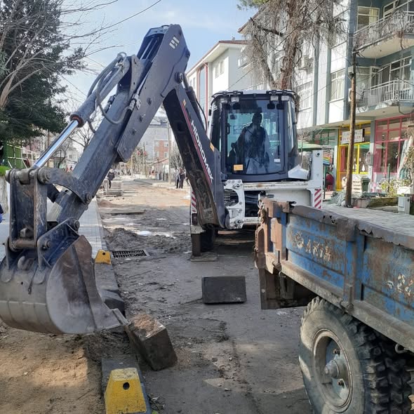Bigadiç’te Cadde Yeni Yüzüne Kavuşuyor 627408980 122230112966300867 1964795541418286083 n - Marmara Bölge Gazetesi