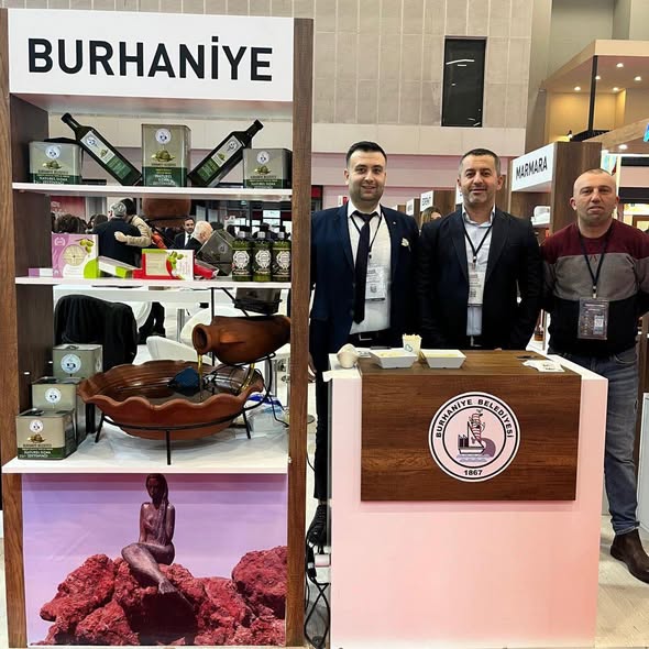 Burhaniye Uluslararası Fuarda 629316152 1368420351990996 1219333421875782629 n - Marmara Bölge Gazetesi