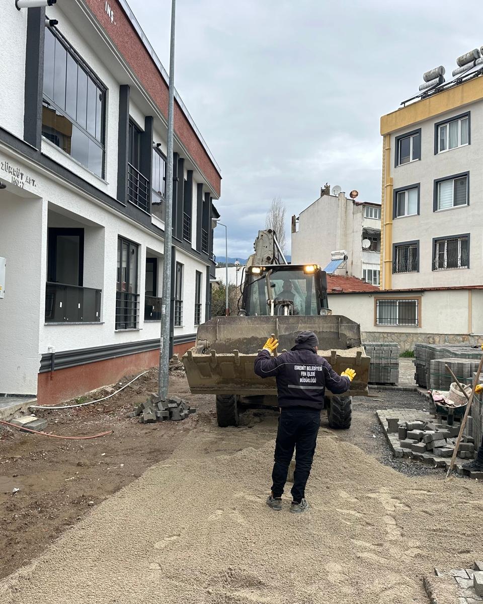 Edremit’te Yol Alarmı! 630678363 912263327831360 9161754945650775721 n - Marmara Bölge Gazetesi