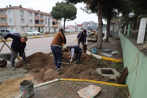Balıkesir’in Gönen ilçesinde Şehir Mezarlığı’nda kapsamlı çevre düzenleme ve altyapı