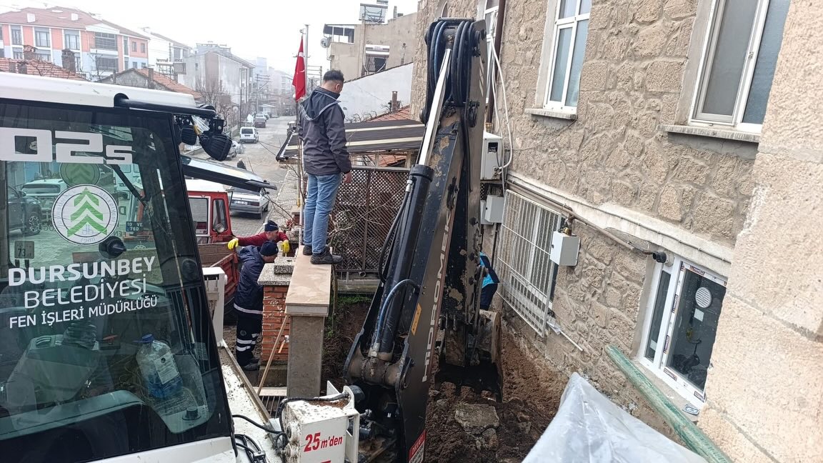 Fen İşleri Ekipleri Sahada Aralıksız Çalışıyor 631741220 18514909837079512 2589706413784716190 n - Marmara Bölge Gazetesi