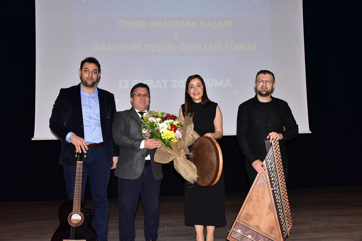BAÜN’de Akademik Başarılar Ödüllerle Taçlandı 632465282 1345700907587097 3219167324619210012 n - Marmara Bölge Gazetesi