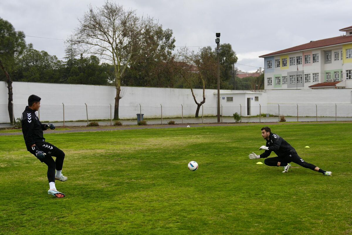 Burhaniye’de şampiyonluk hedefiyle yoluna devam eden Belediyespor takımlarına moral ziyaretleri