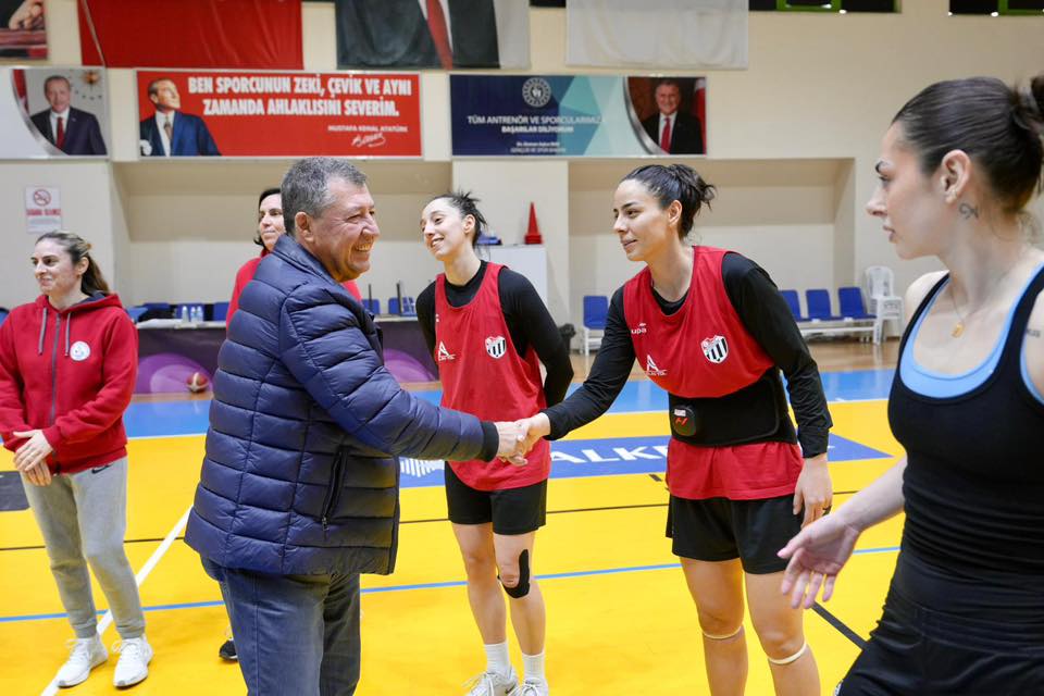Burhaniye Spor’da Hedef Zirve 633515289 1374742404692124 2028658293964203943 n - Marmara Bölge Gazetesi