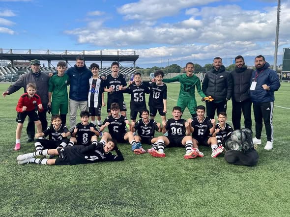 Burhaniye Belediyespor U-14 Balıkesir Şampiyonu 634033392 1373926818107016 4044479323625237054 n - Marmara Bölge Gazetesi