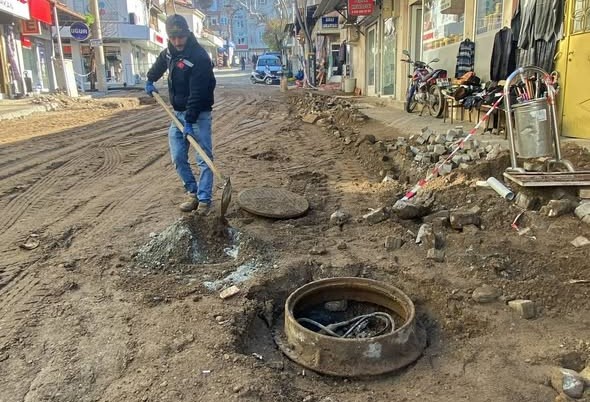 Bigadiç’te kent estetiğini ve yaşam kalitesini artırmayı hedefleyen sokak sağlıklaştırma