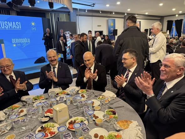 Balıkesir’de İYİ Parti İl Başkanlığı tarafından düzenlenen iftar programı yoğun