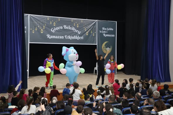 Gönen Belediyesi tarafından düzenlenen Ramazan etkinliklerinin ikinci gününde vatandaşların yoğun
