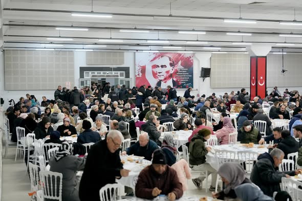 Burhaniye’de Gönüller Aynı Sofrada Buluştu 640807385 1383600640472967 4797362644388416693 n - Marmara Bölge Gazetesi
