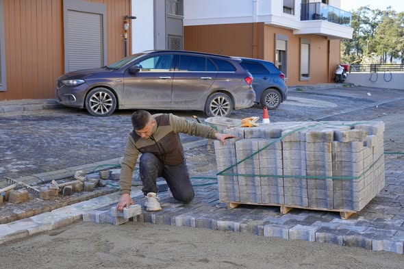 Burhaniye’de Yol ve Altyapı Atağı 643433976 1386939160139115 1107715118887497204 n - Marmara Bölge Gazetesi