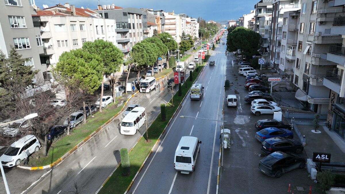 Balıkesir’de 20 İlçede Peyzaj Çalışmaları Aralıksız Sürüyor 87e3977c ba5b 42f4 9adc f437f416900d - Marmara Bölge Gazetesi