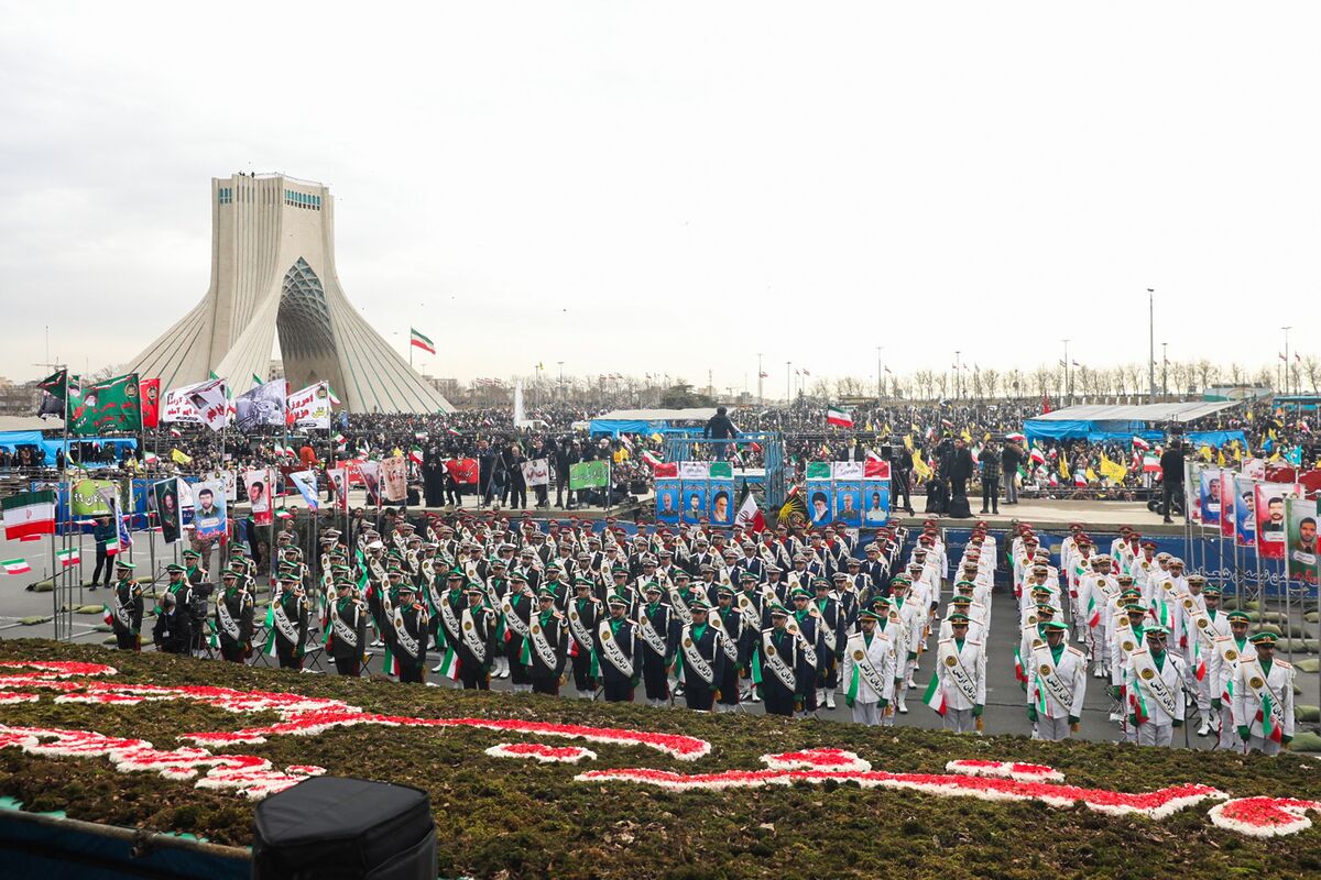 İran Batı’ya Meydan Okudu! AW639563 07 - Marmara Bölge Gazetesi