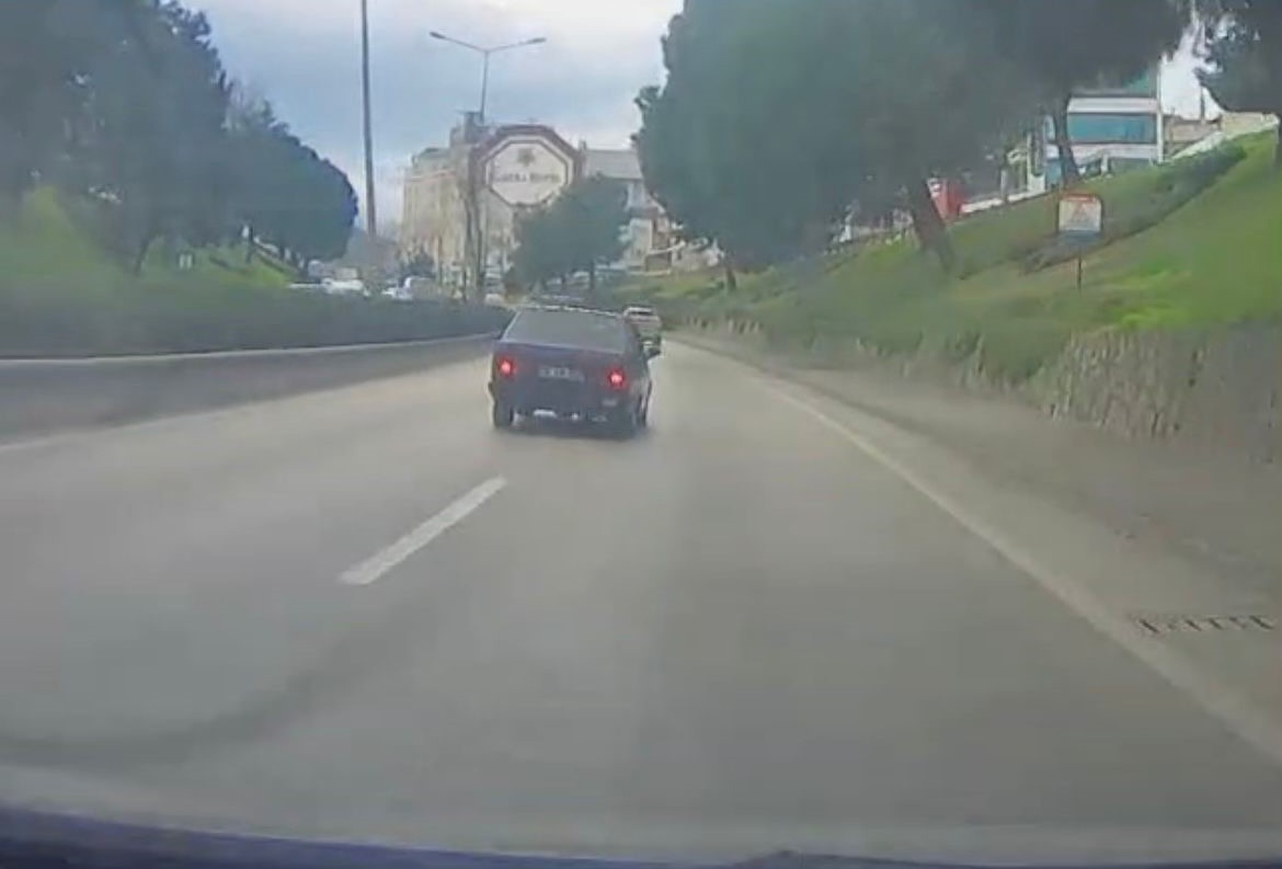 Çocukların Üzerine Aracını Sürdü Hiçbir Şey Olmamış Gibi Gitti AW644321 05 - Marmara Bölge Gazetesi